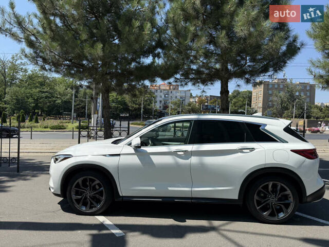 Білий Інфініті QX50, об'ємом двигуна 2 л та пробігом 67 тис. км за 24900 $, фото 3 на Automoto.ua