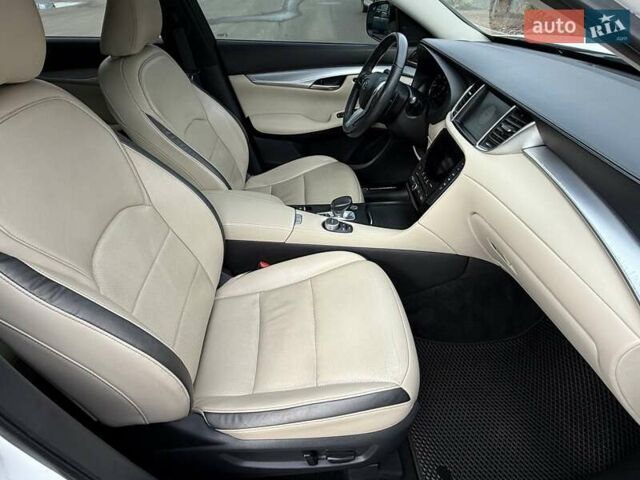 Белый Инфинити QX50, объемом двигателя 2 л и пробегом 77 тыс. км за 19498 $, фото 61 на Automoto.ua