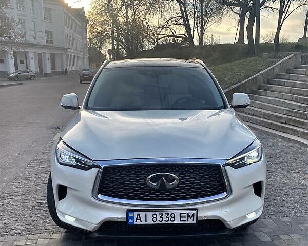 Білий Інфініті QX50, об'ємом двигуна 2 л та пробігом 49 тис. км за 26000 $, фото 8 на Automoto.ua