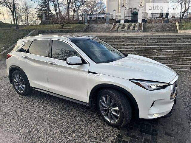 Белый Инфинити QX50, объемом двигателя 2 л и пробегом 49 тыс. км за 26000 $, фото 10 на Automoto.ua