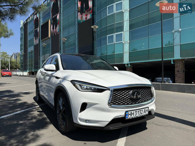 Білий Інфініті QX50, об'ємом двигуна 2 л та пробігом 67 тис. км за 24900 $, фото 8 на Automoto.ua