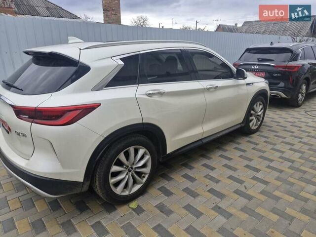 Белый Инфинити QX50, объемом двигателя 2 л и пробегом 95 тыс. км за 19800 $, фото 8 на Automoto.ua