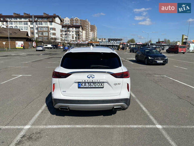 Белый Инфинити QX50, объемом двигателя 1.99 л и пробегом 175 тыс. км за 20987 $, фото 1 на Automoto.ua