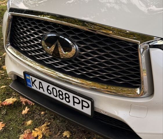 Белый Инфинити QX50, объемом двигателя 2 л и пробегом 117 тыс. км за 26500 $, фото 5 на Automoto.ua