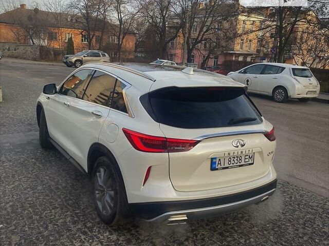 Білий Інфініті QX50, об'ємом двигуна 2 л та пробігом 49 тис. км за 26000 $, фото 4 на Automoto.ua