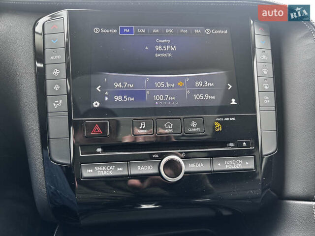 Білий Інфініті QX50, об'ємом двигуна 2 л та пробігом 90 тис. км за 22500 $, фото 19 на Automoto.ua