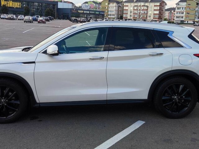 Белый Инфинити QX50, объемом двигателя 2 л и пробегом 86 тыс. км за 24800 $, фото 1 на Automoto.ua