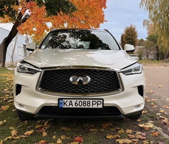 Белый Инфинити QX50, объемом двигателя 2 л и пробегом 117 тыс. км за 26500 $, фото 4 на Automoto.ua