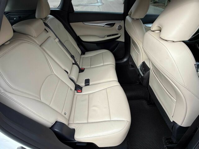 Белый Инфинити QX50, объемом двигателя 2 л и пробегом 77 тыс. км за 19500 $, фото 16 на Automoto.ua