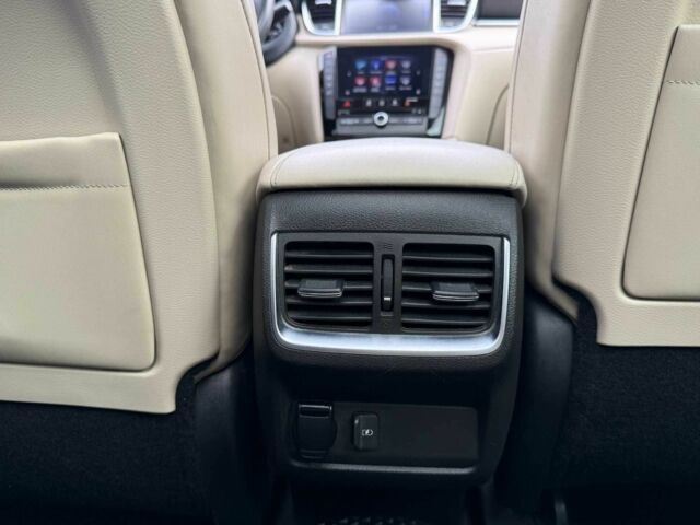 Белый Инфинити QX50, объемом двигателя 2 л и пробегом 77 тыс. км за 19500 $, фото 22 на Automoto.ua