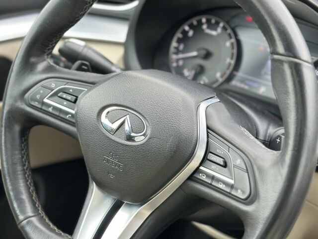 Белый Инфинити QX50, объемом двигателя 2 л и пробегом 270 тыс. км за 15299 $, фото 16 на Automoto.ua