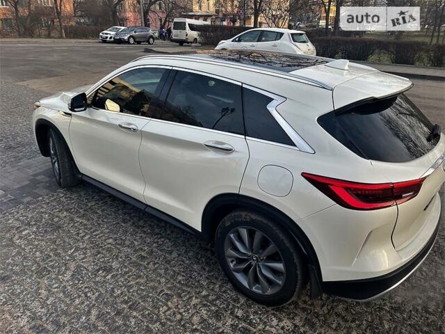 Білий Інфініті QX50, об'ємом двигуна 2 л та пробігом 49 тис. км за 26000 $, фото 5 на Automoto.ua