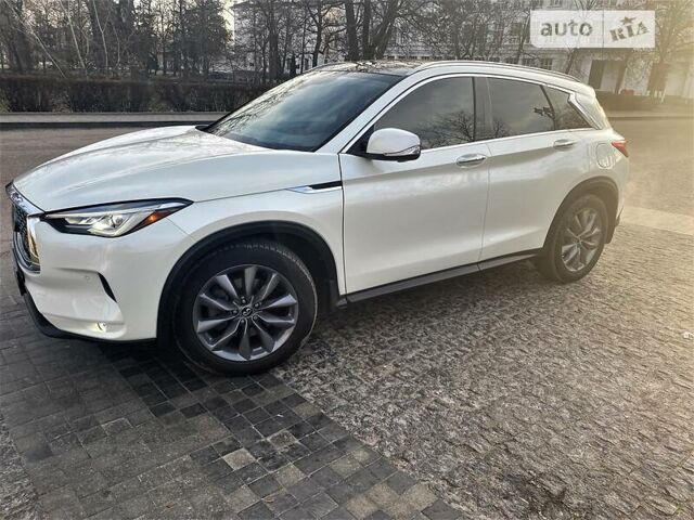 Білий Інфініті QX50, об'ємом двигуна 2 л та пробігом 49 тис. км за 26000 $, фото 7 на Automoto.ua