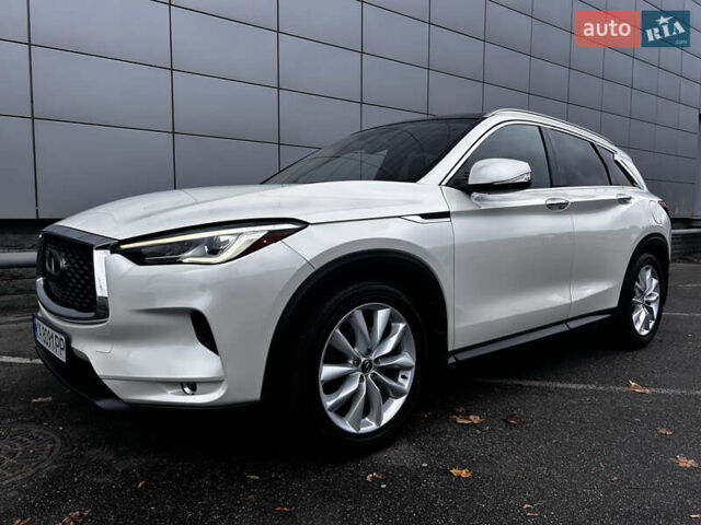 Білий Інфініті QX50, об'ємом двигуна 2 л та пробігом 90 тис. км за 22500 $, фото 6 на Automoto.ua