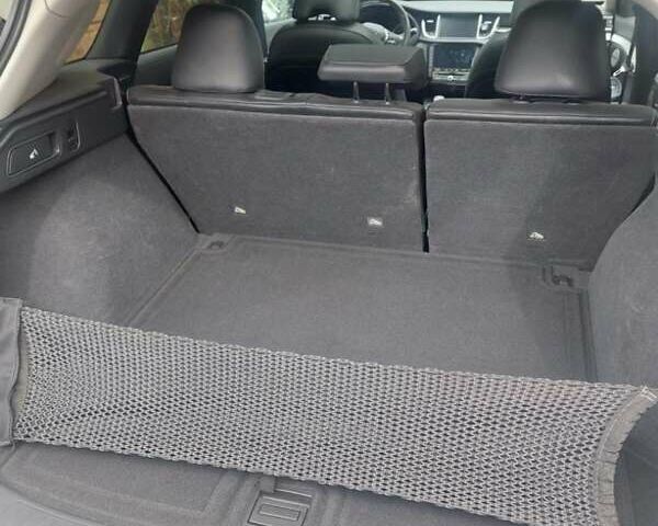 Белый Инфинити QX50, объемом двигателя 2 л и пробегом 91 тыс. км за 28700 $, фото 1 на Automoto.ua