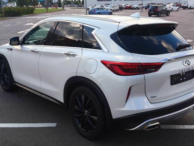 Белый Инфинити QX50, объемом двигателя 2 л и пробегом 86 тыс. км за 24800 $, фото 2 на Automoto.ua