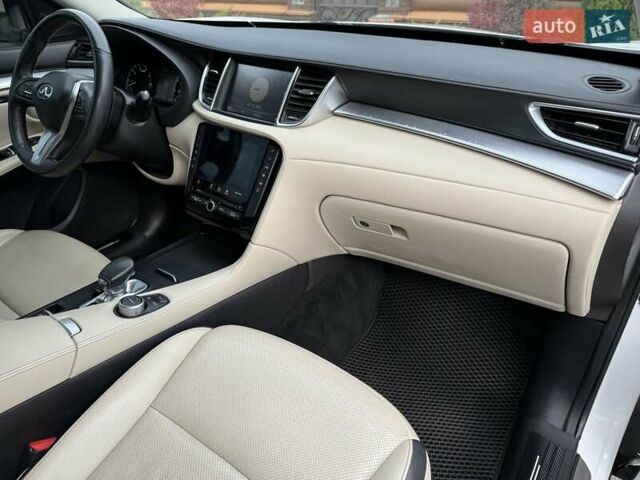 Белый Инфинити QX50, объемом двигателя 2 л и пробегом 77 тыс. км за 19498 $, фото 65 на Automoto.ua