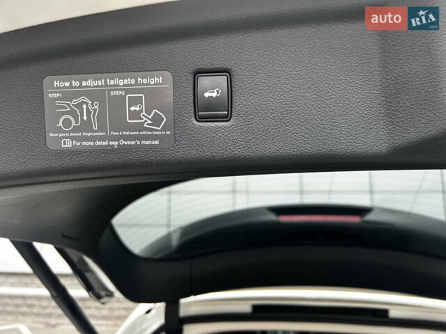Білий Інфініті QX50, об'ємом двигуна 2 л та пробігом 90 тис. км за 22500 $, фото 23 на Automoto.ua