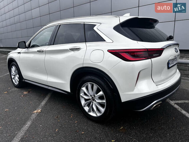 Білий Інфініті QX50, об'ємом двигуна 2 л та пробігом 90 тис. км за 22500 $, фото 8 на Automoto.ua