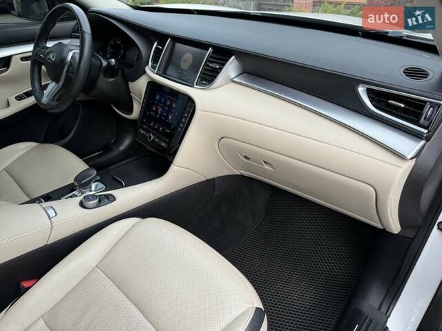 Белый Инфинити QX50, объемом двигателя 2 л и пробегом 77 тыс. км за 19498 $, фото 64 на Automoto.ua