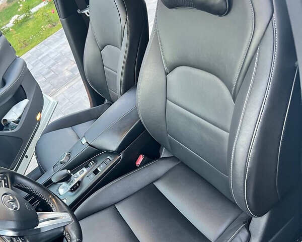 Білий Інфініті QX50, об'ємом двигуна 2 л та пробігом 82 тис. км за 31000 $, фото 8 на Automoto.ua