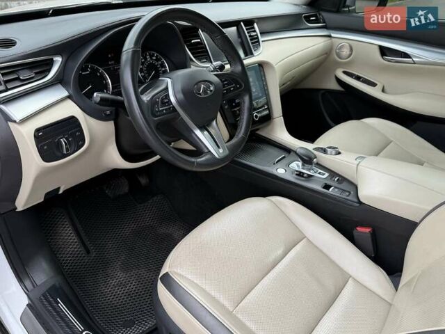 Белый Инфинити QX50, объемом двигателя 2 л и пробегом 77 тыс. км за 19498 $, фото 47 на Automoto.ua