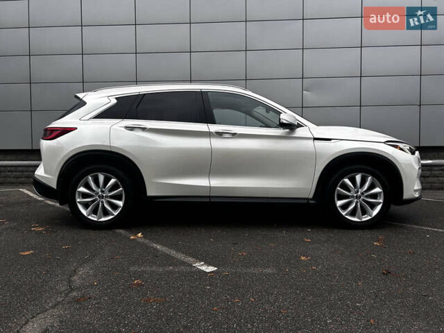 Білий Інфініті QX50, об'ємом двигуна 2 л та пробігом 90 тис. км за 22500 $, фото 10 на Automoto.ua
