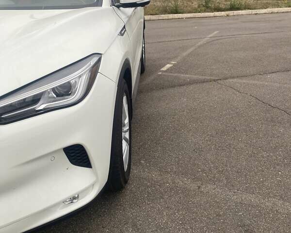 Білий Інфініті QX50, об'ємом двигуна 1.99 л та пробігом 80 тис. км за 22900 $, фото 4 на Automoto.ua