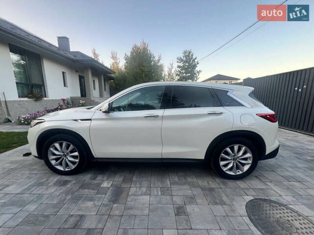 Білий Інфініті QX50, об'ємом двигуна 2 л та пробігом 82 тис. км за 31000 $, фото 2 на Automoto.ua