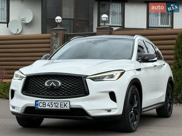 Белый Инфинити QX50, объемом двигателя 2 л и пробегом 77 тыс. км за 19498 $, фото 3 на Automoto.ua