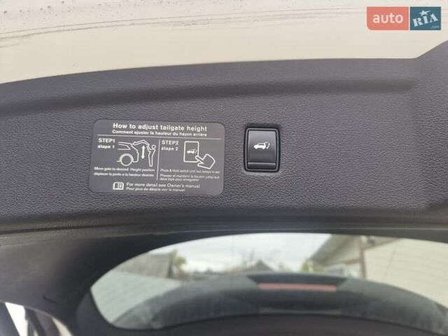 Белый Инфинити QX50, объемом двигателя 2 л и пробегом 95 тыс. км за 19800 $, фото 6 на Automoto.ua