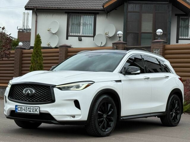 Белый Инфинити QX50, объемом двигателя 2 л и пробегом 77 тыс. км за 19500 $, фото 2 на Automoto.ua