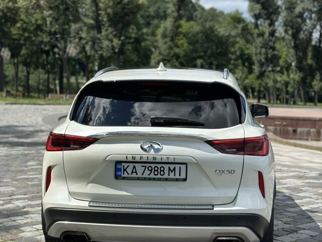 Білий Інфініті QX50, об'ємом двигуна 2 л та пробігом 121 тис. км за 24000 $, фото 3 на Automoto.ua