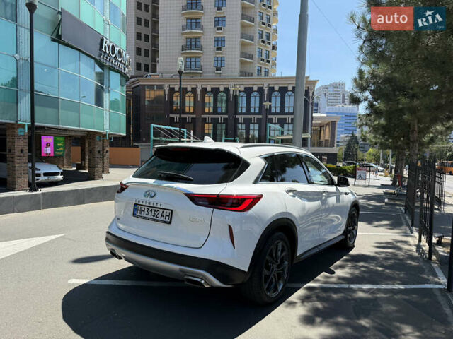 Білий Інфініті QX50, об'ємом двигуна 2 л та пробігом 67 тис. км за 24900 $, фото 6 на Automoto.ua