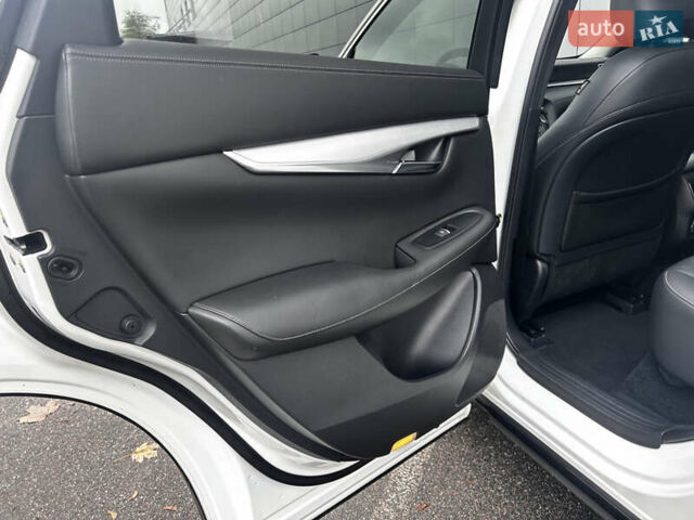 Білий Інфініті QX50, об'ємом двигуна 2 л та пробігом 90 тис. км за 22500 $, фото 20 на Automoto.ua