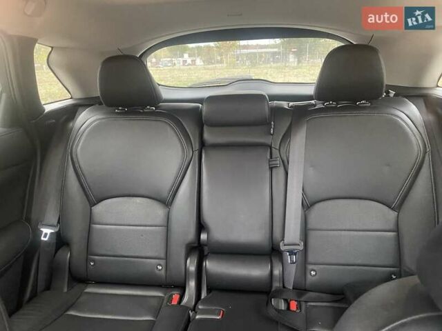 Білий Інфініті QX50, об'ємом двигуна 1.99 л та пробігом 80 тис. км за 22900 $, фото 19 на Automoto.ua