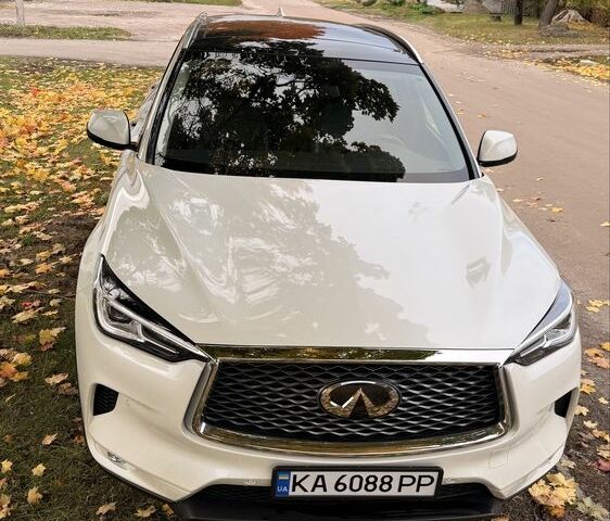 Белый Инфинити QX50, объемом двигателя 2 л и пробегом 117 тыс. км за 26500 $, фото 3 на Automoto.ua