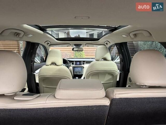 Белый Инфинити QX50, объемом двигателя 2 л и пробегом 77 тыс. км за 19498 $, фото 77 на Automoto.ua