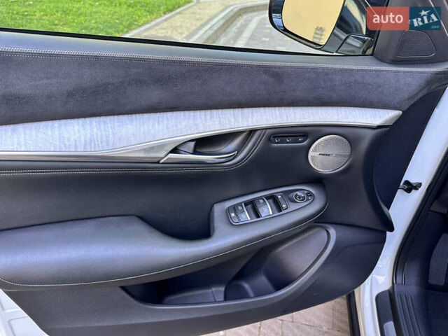 Белый Инфинити QX50, объемом двигателя 2 л и пробегом 170 тыс. км за 22000 $, фото 12 на Automoto.ua