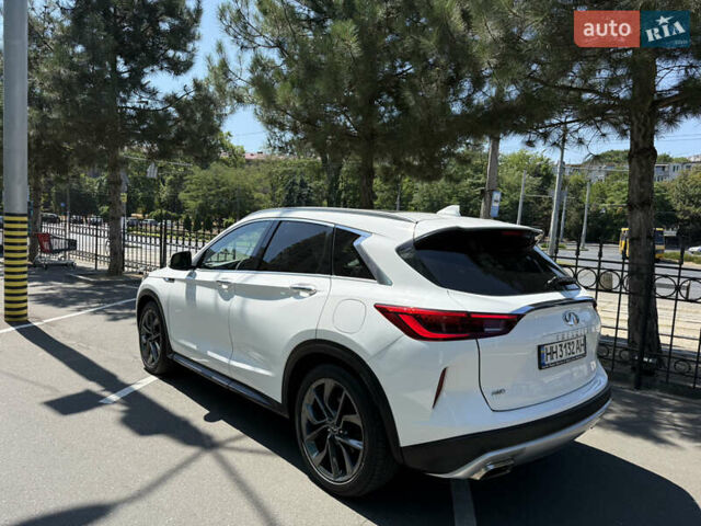 Білий Інфініті QX50, об'ємом двигуна 2 л та пробігом 67 тис. км за 24900 $, фото 4 на Automoto.ua