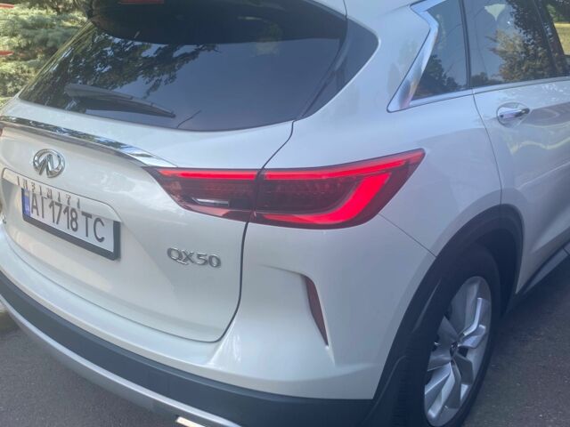 Белый Инфинити QX50, объемом двигателя 2 л и пробегом 99 тыс. км за 25800 $, фото 3 на Automoto.ua