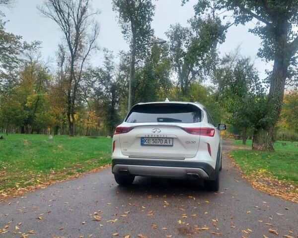 Белый Инфинити QX50, объемом двигателя 2 л и пробегом 91 тыс. км за 28700 $, фото 6 на Automoto.ua