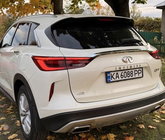 Белый Инфинити QX50, объемом двигателя 2 л и пробегом 117 тыс. км за 26500 $, фото 8 на Automoto.ua