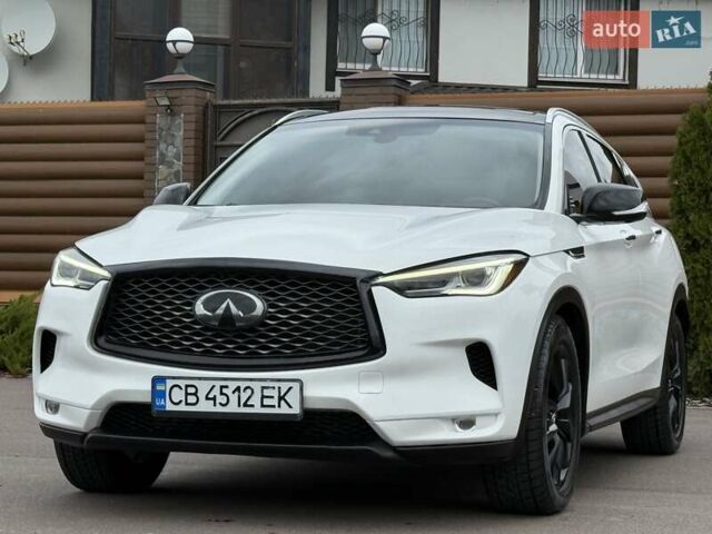 Белый Инфинити QX50, объемом двигателя 2 л и пробегом 77 тыс. км за 19498 $, фото 2 на Automoto.ua