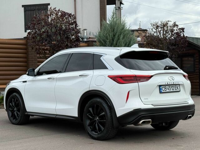 Белый Инфинити QX50, объемом двигателя 2 л и пробегом 77 тыс. км за 19500 $, фото 5 на Automoto.ua