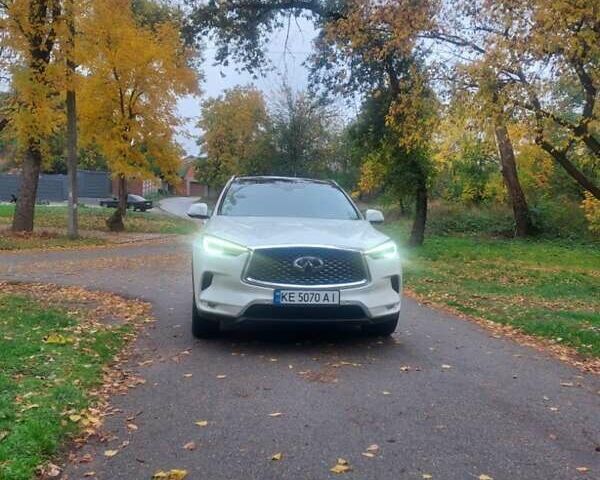 Белый Инфинити QX50, объемом двигателя 2 л и пробегом 91 тыс. км за 28700 $, фото 4 на Automoto.ua