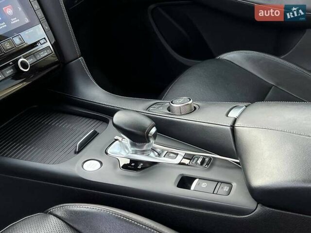 Білий Інфініті QX50, об'ємом двигуна 2 л та пробігом 63 тис. км за 22999 $, фото 16 на Automoto.ua