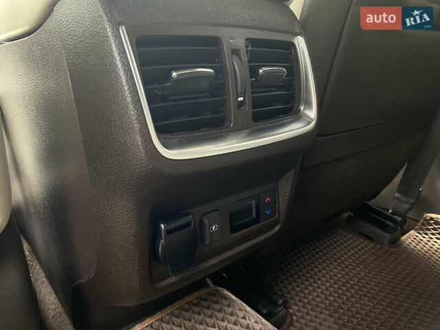 Белый Инфинити QX50, объемом двигателя 2 л и пробегом 87 тыс. км за 29000 $, фото 20 на Automoto.ua