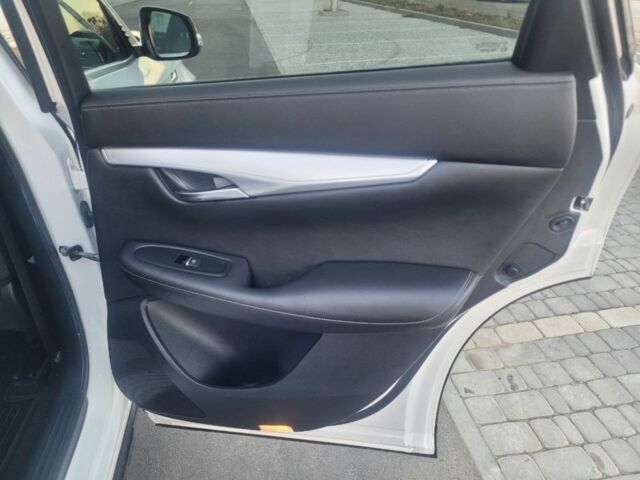 Белый Инфинити QX50, объемом двигателя 2 л и пробегом 212 тыс. км за 18200 $, фото 16 на Automoto.ua