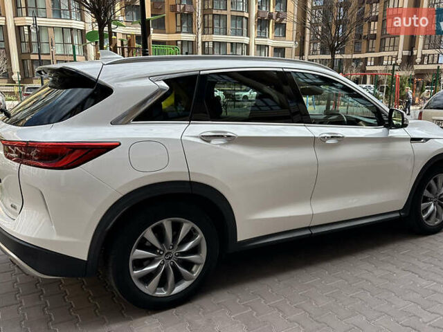 Білий Інфініті QX50, об'ємом двигуна 2 л та пробігом 160 тис. км за 21000 $, фото 5 на Automoto.ua